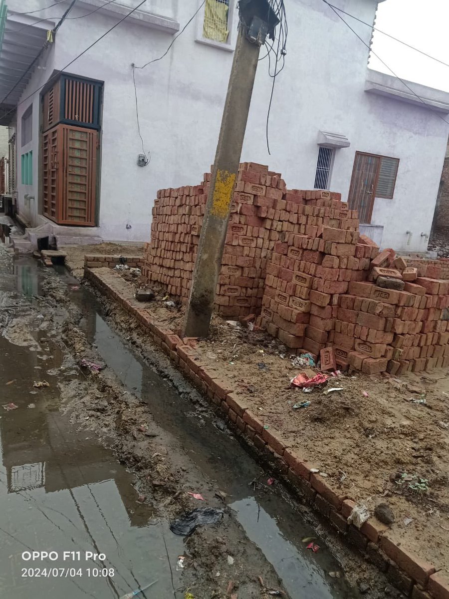 Circleapp2's tweet photo. Mathura के कोसी कलाँ में बिजली विभाग फैला रहा है भ्रष्टाचार बिना रिश्वत के नही होता काम @UPPCLLKO @SE_EDC2_Mathura @mduppcl @SDokosi @EMofficeUP @@dmmathura7512 https://t.co/kS6OWIR6Ym