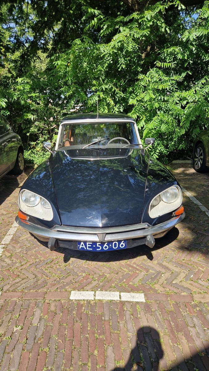 wheelintheyears's tweet photo. It's been a while. My break ended while on a break in Holland. There are some very nice cars here. I saw this Citroën in a car park only latter in the day to see it being driven around the town. Many heads turned. https://t.co/esZ5HlHDKM