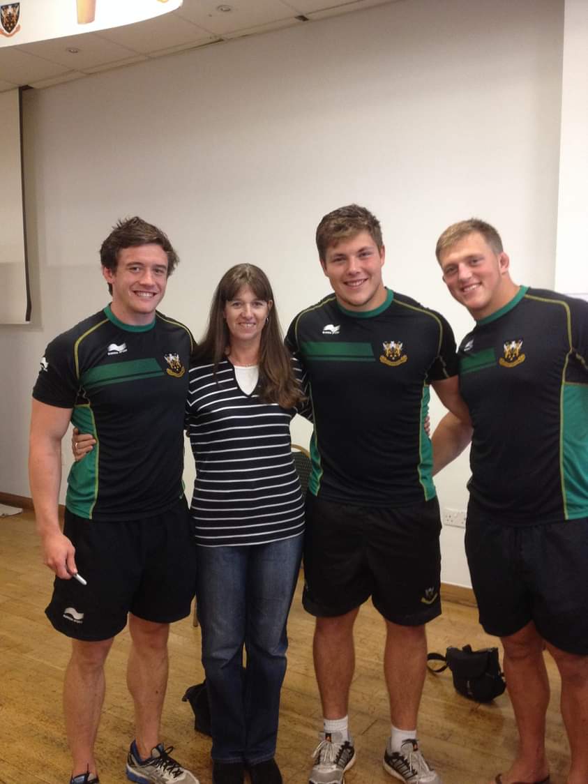 ijdunk's tweet image. Nine years ago today we said goodbye to the loveliest person that I've ever known. Here she is in her element with some of her favourite boys from the Saints  @jelliott1998  @beef324 and @alex_waller RIP Susie, you will be forever missed 💛🖤💚