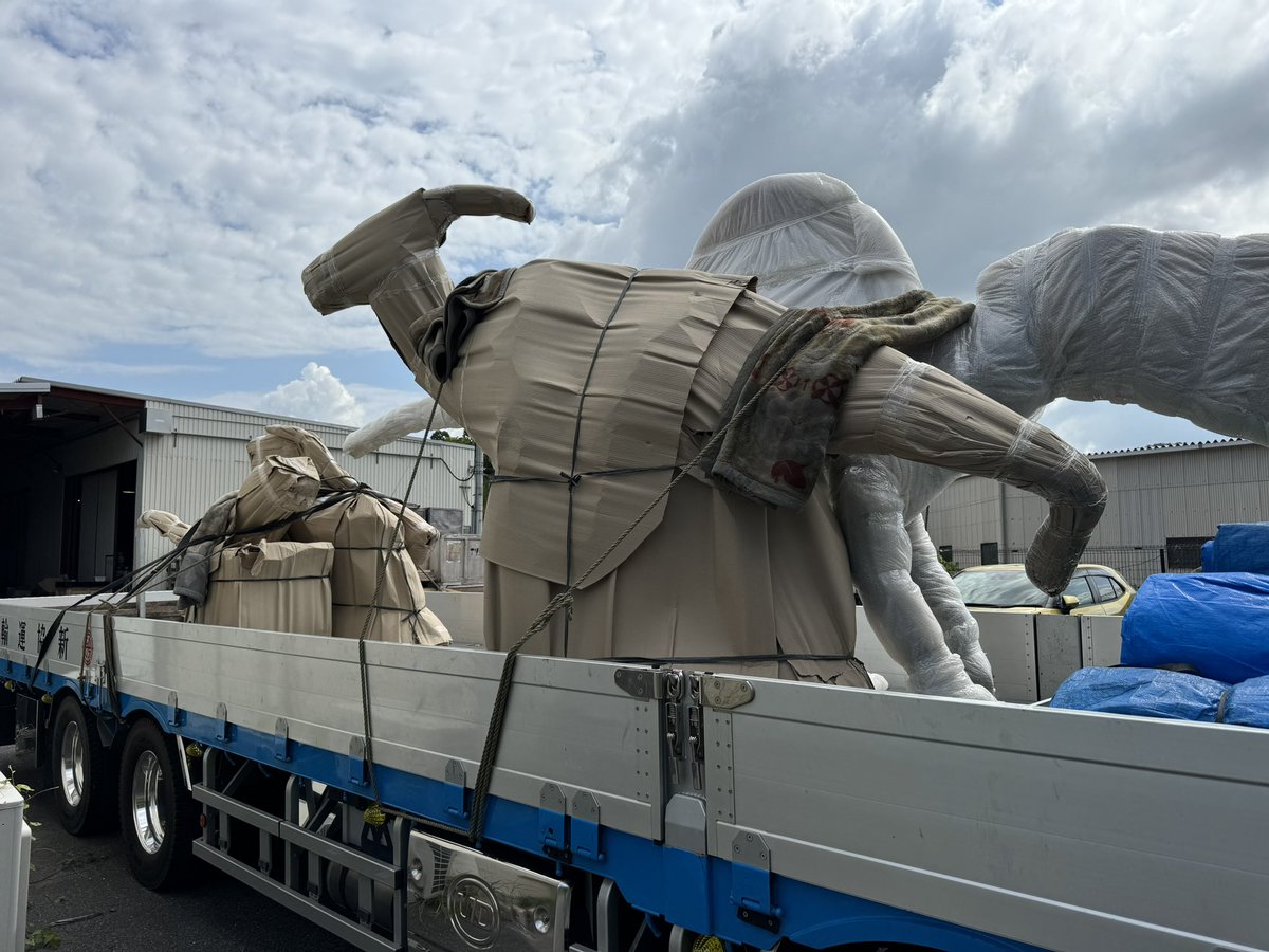 delavalnotunagi's tweet photo. 今日の荷物は注目の的😉
 #大型トラック 
 #トラックドライバー https://t.co/3jgeDLmLV2