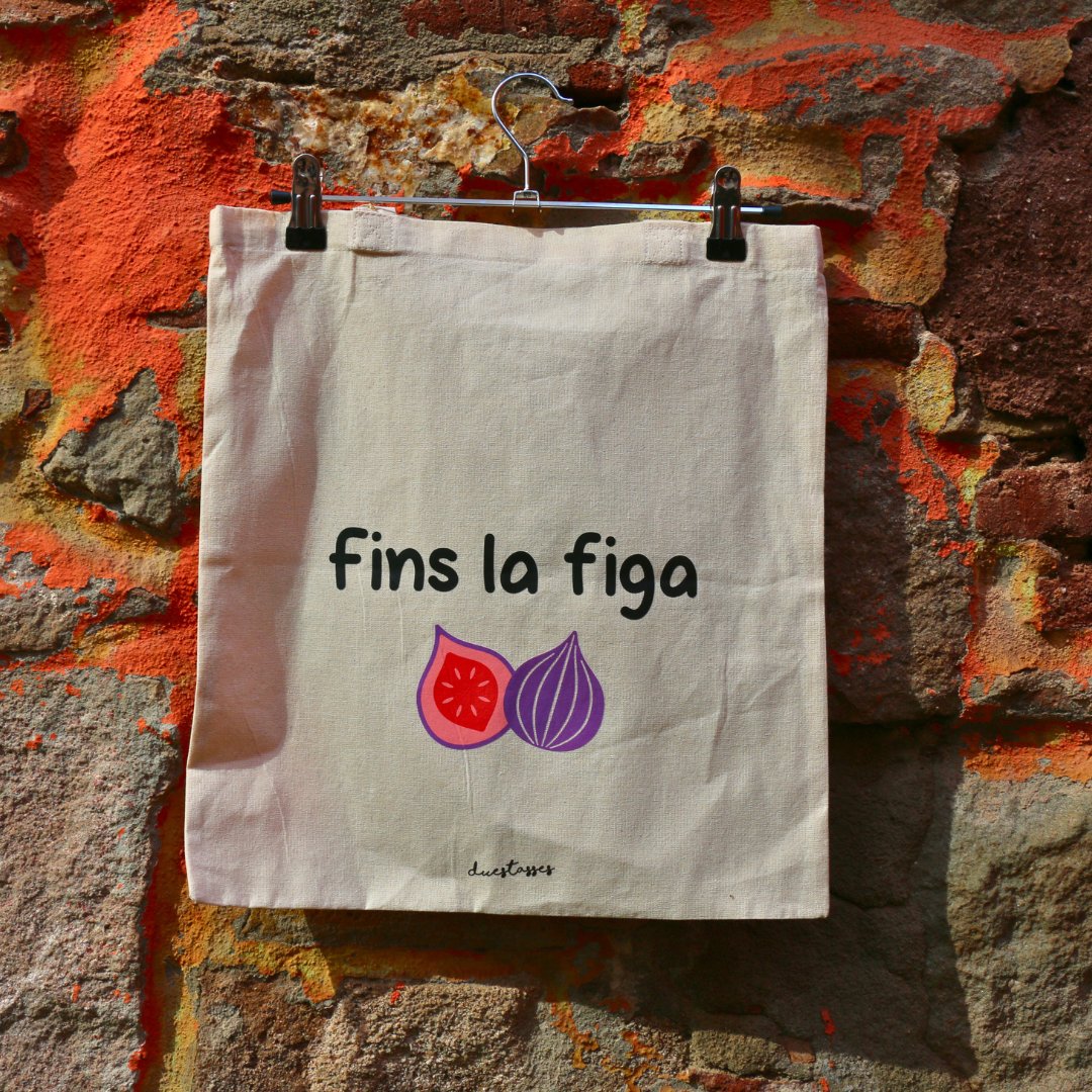 🛍️ En aquesta bossa et cap tot el que tens en ment, et cap fins i tot, la figa. Disseny de Duestasses ⬇️

vilaweb.cat/botiga/product…
