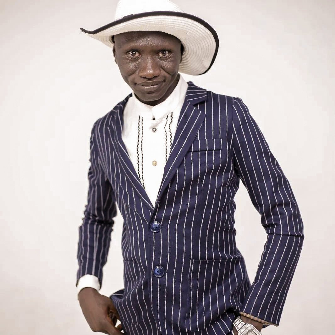 startimes_kenya's tweet image. Kenyan comedian #OgaObinna has encouraged singer #StevoSimpleboy to venture into comedy because he&apos;s a funny man. In an interview on his show, Obinna told Stevo that he can become a comedian and content creator while still pursuing music. Do you agree?