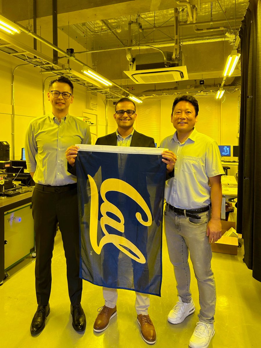 Vincent Tung (@vct_lab) on Twitter photo It’s great to catch up with Prof. Ali Javey <a href="/UCBerkeley/">UC Berkeley</a> at UTokyo. Looking forward to exploring our new collaborations.
Go Bears! 🐻 It’s great to catch up with Prof. Ali Javey <a href="/UCBerkeley/">UC Berkeley</a> at UTokyo. Looking forward to exploring our new collaborations.
Go Bears! 🐻