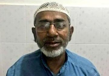 SurajKrBauddh's tweet photo. गौर से देखिए इस दरिंदे को। नाम है मोइन खान।

यह अयोध्या में समाजवादी प���र्टी का नेता है और वर्तमान सांसद अवधेश प्रसाद का करीबी बताया जा रहा है।

इस दरिंदे ने अपने कर्मचारी राजू खां के साथ मिलकर OBC समाज की एक नाबालिग बच्ची का गैंगरेप किया और उसका वीडियो भी बनाया। लड़की गर्भवती है। https://t.co/IqW2tMYUEa