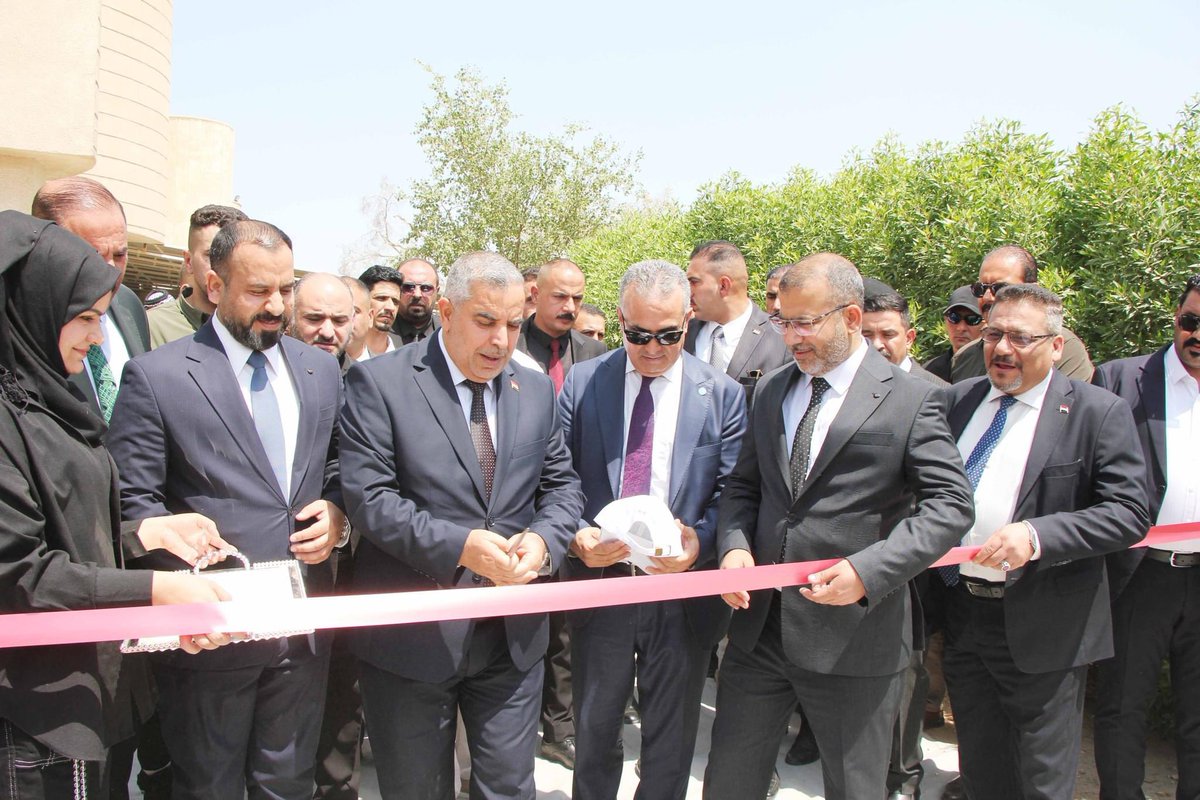 استجابة للنداء الذي اطلقته @faoiraq لدعم مربي الجاموس المتضررين من التغيرات المناخية و شح المياه جنوب العراق و النتائج الايجابية لتدخلاتها في هذا المجال بالشراكة مع وزارة الزراعة و تمويل @euiniraq ، اطلقت وزراة الزراعة حملة لمزيد دعم المربين بالاعلاف 🌾🌱