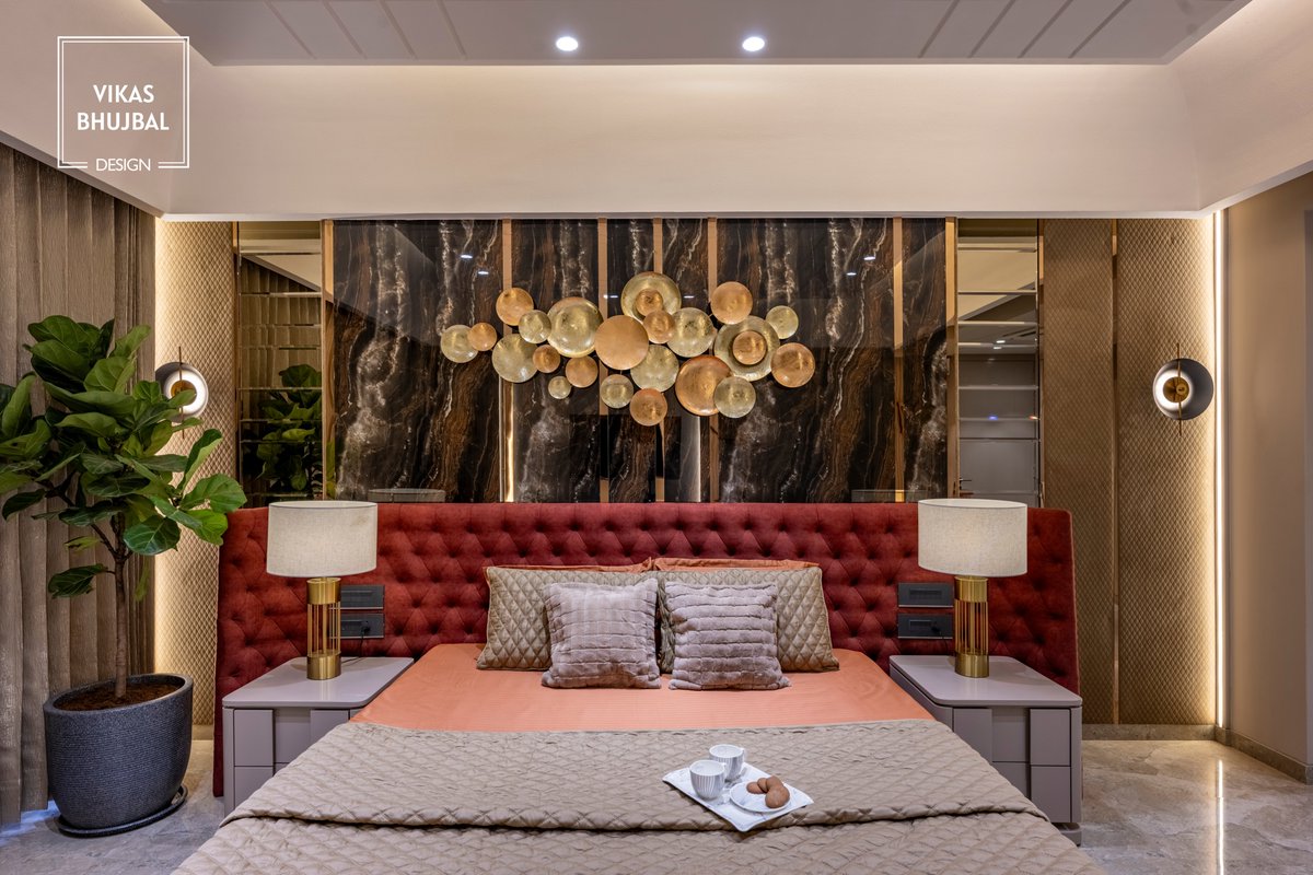 DesignByVikas's tweet photo. Elegant, Serene, and Sophisticated – This luxurious bedroom designed by Vikas Bhujbal Design offers the perfect blend of comfort and style.
#InteriorDesign #LuxuryLiving #BedroomGoals  #VikasBhujbalDesign #HomeDecor #designthinking  #DesignInspiration #livingroomdesign https://t.co/uGfuaULFck