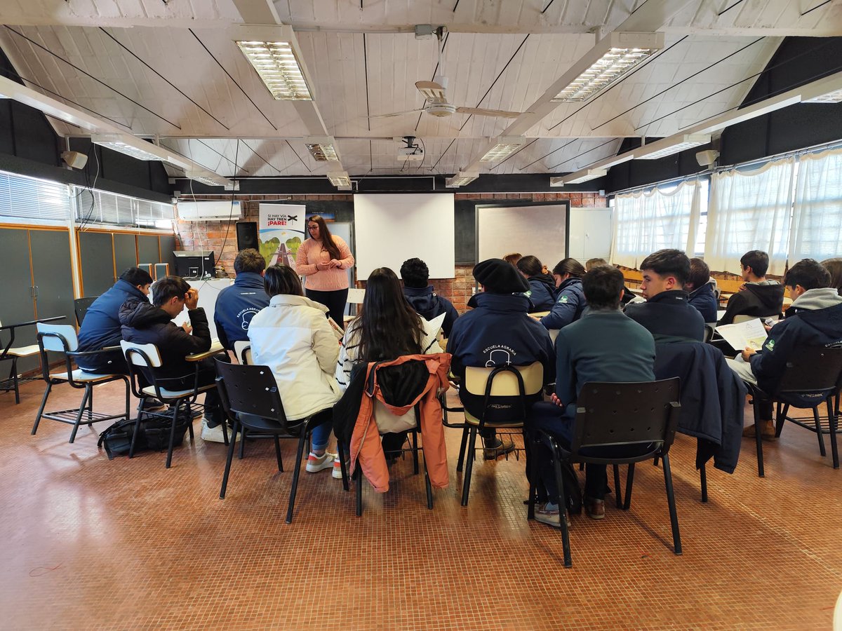 Talleres realizados por Área de Diversidad en  Escuela Agraria de Florida. Abordando la temática "Bullying"