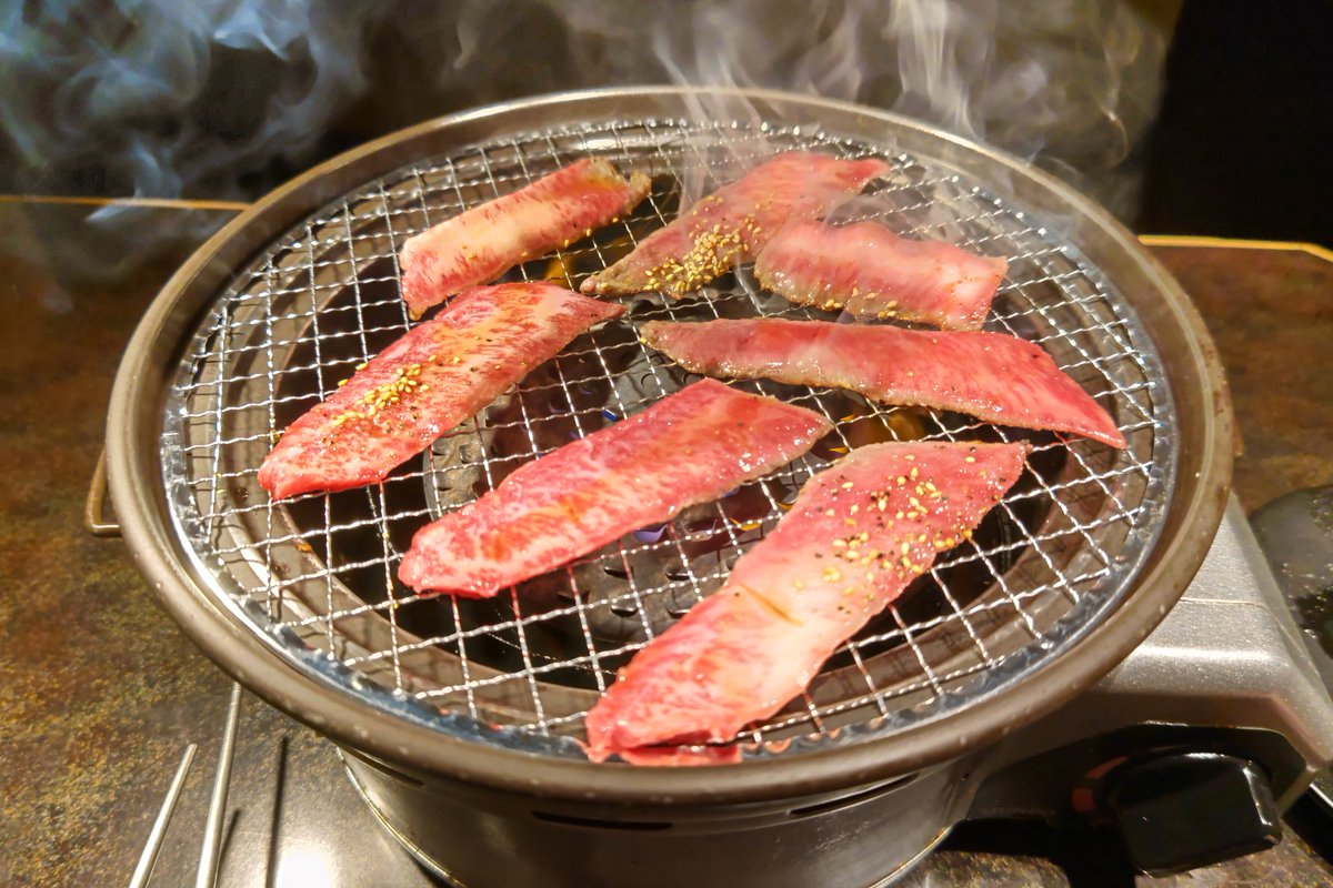 JengaKing44's tweet photo. にくくうせかいへいわ https://t.co/WTKZS1DzR3