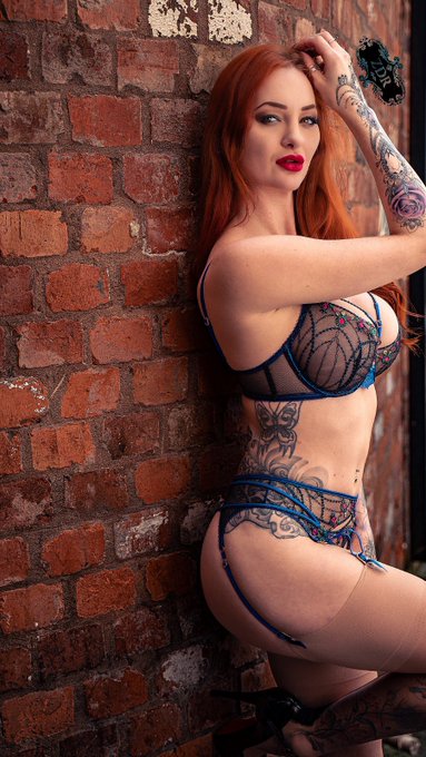 🚨TOUR DATES🚨  Aug 7 &amp; 8th LONDON (Fitzrovia)   Sept  4-7th LONDON  16-18th LEEDS (TBC)  Oct 1-4th LONDON  Nov 6-9th<a href="/tag/goodnight"class="tags"><span>#goodnight</span></a><a href="/tag/stockings"class="tags"><span>#stockings</span></a><a href="/tag/redhead"class="tags"><span>#redhead</span></a><a href="/tag/mirrorpic"class="tags"><span>#mirrorpic</span></a><a href="/tag/za"class="tags"><span>#za</span></a>