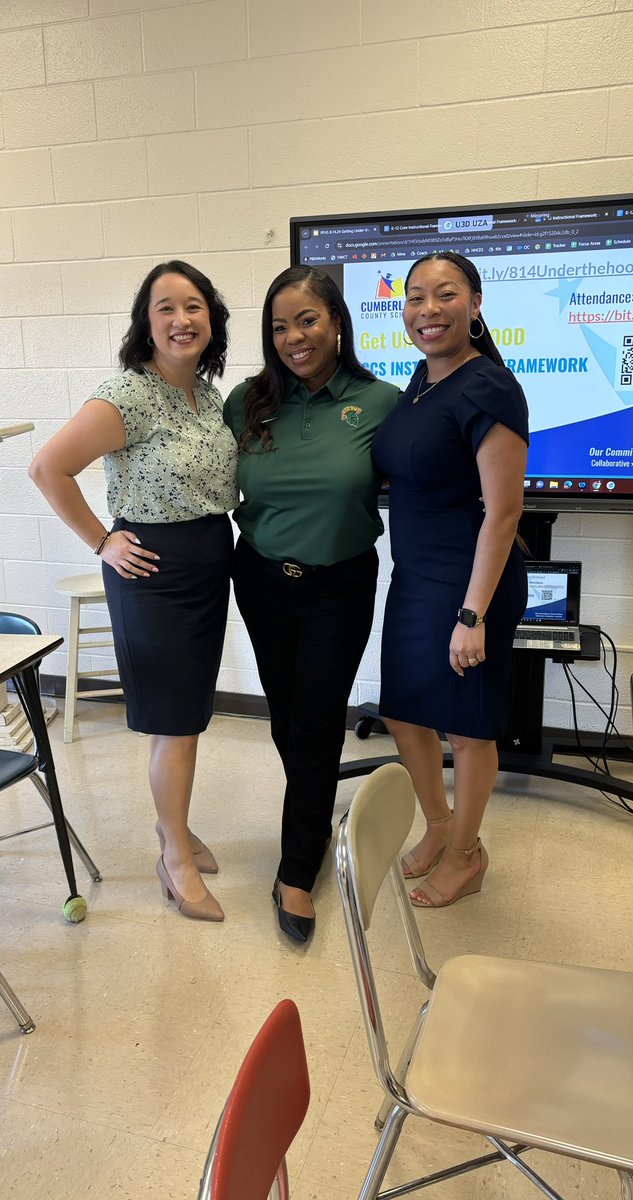 ShannonAMarsh's tweet photo. SWPD Day 1 ✅ @mrstangteaches and I had amazing PD chemistry and I got to see the lovely @mcadoo_erica 🐝💚💙 https://t.co/d7w8s8tcbZ