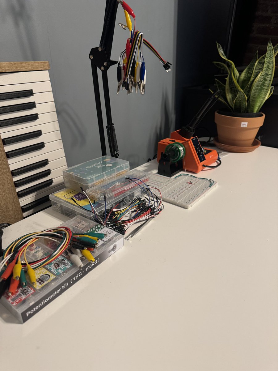jayjayd_123's tweet photo. Finally bought a soldering iron and other gear to attempt my first oscillator build. Would love to meet absolutely anyone who’s done this before in case I need help so please hit me up!!! https://t.co/I2iGOX3xqL