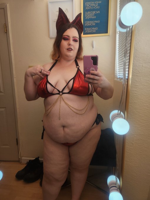 Who's gonna buy my next rave outfit? 😈💕🥵 imagine watching me bounce and jiggle in this 😏 I bet your little