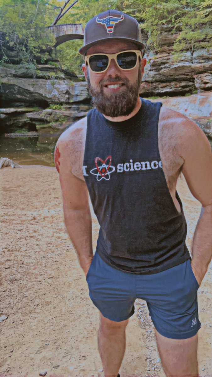 STEMLabOnTheGo's tweet photo. This place is #amazing! Hocking Hills State Park, in #Ohio, is one of my favorite #hiking spots.
#TravelingScientist #OHWX #ExploreOhio https://t.co/WZeEK15P5G
