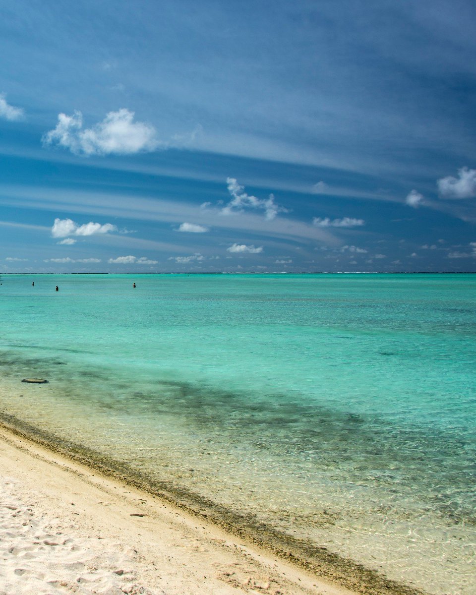panoramaglobal2's tweet photo. 🌏 A #Praia de #Matira possui aproximadamente um quilômetro e meio de extensão, está localizada na parte sul da ilha de #BoraBora, a cerca de 8 km da cidade de Vaitapé, na Polinésia Francesa, trata-se da atração turística mais popular da ilha. #matirabeach #paraiso #viagem https://t.co/95wrSPSz9L