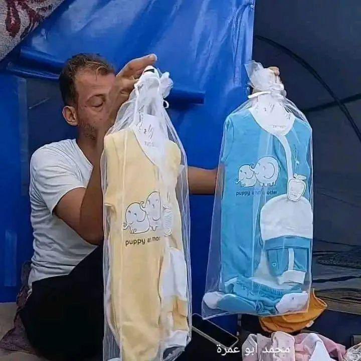 SuppressedNws's tweet photo. The father of Assir and Aysel bought brand new clothes for his twin babies, but Israel killed them along with their mother.

They were only 3 days old, and he didn’t even get to see them in the clothes he bought for them💔 https://t.co/o2ZDh4z7ml