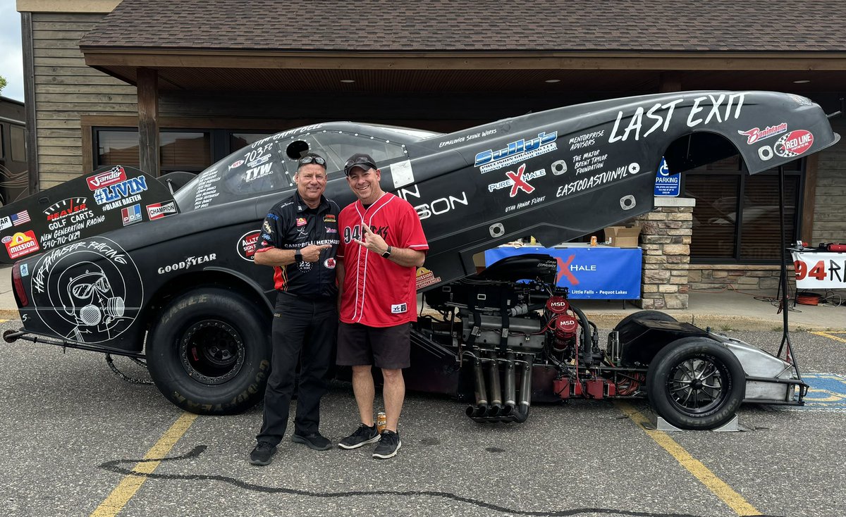 JimCampbellFC's tweet photo. I want to thank everyone that came out for customer appreciation day #PureXhale ! Always have fun with JZ from #94Rocks
Look forward to seeing you all at the track. 👍🏁 #jimcampbellracing #nhra #herzhauseracing #burromax #goodtimes #Brainerd https://t.co/fKkPJrQo5E