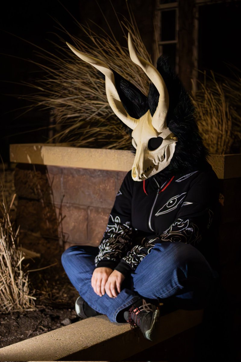 Hey, im going to be at megaplex this year and will have c0ms open for photo shoots!
They are $1 per min, so you don't have to do a full hour if you wouldn't like to!
Shoot me a dm if you are interested so we can talk times. ^^