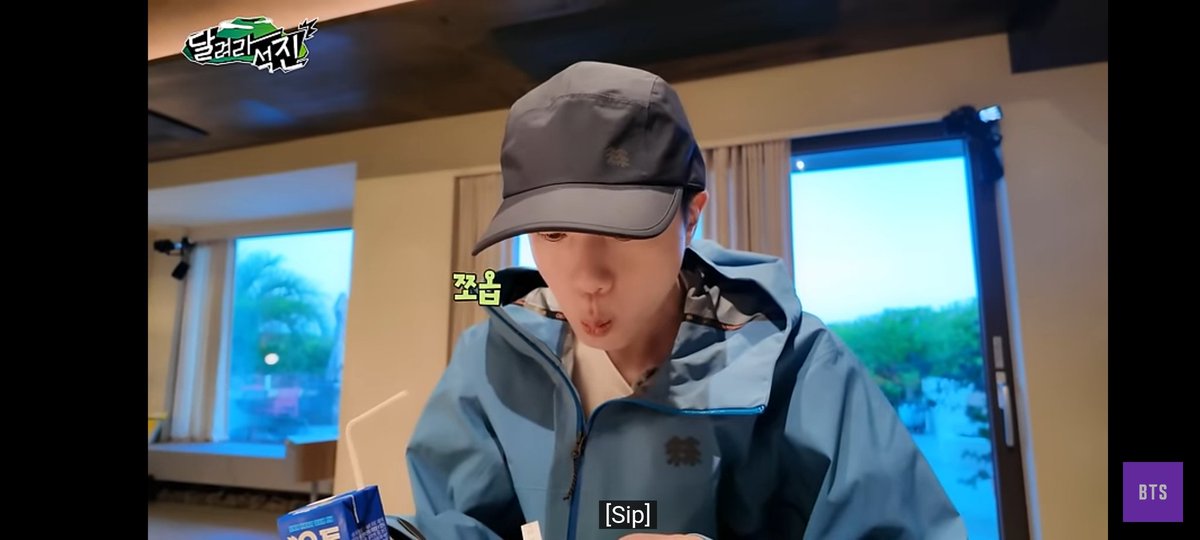 cypherlostt's tweet photo. Seokjin adulto de 31 anos fazendo biquinho: a 
Eu:🥹♥️🥺🤏😩🥰♥️🤭🥹 https://t.co/VkpipeZxvw
