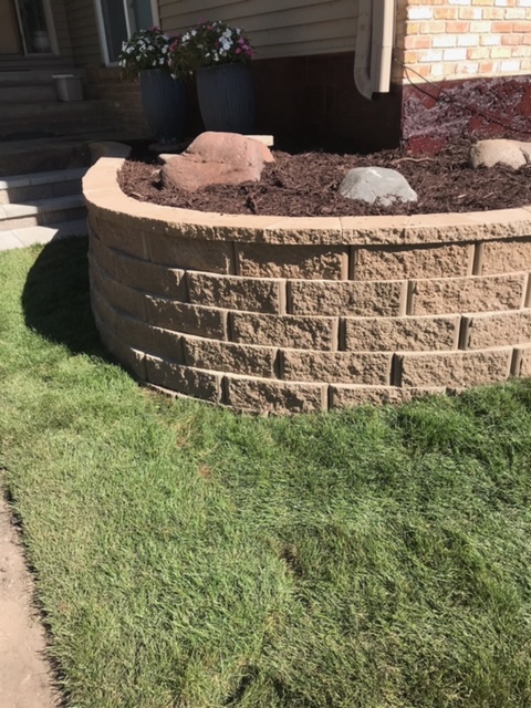 JunkerNsons's tweet image. Check out the amazing before and after! 

#beforeandafter #retainingwall #stonesteps #patiotime