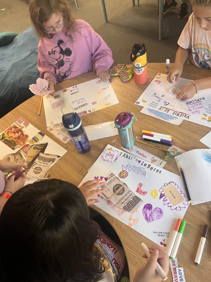 KidscareGCSD's tweet image. Today we made Vision Boards and Loose Part Robots during Featured Activity time and then enjoyed the Slip and Slide for Water Play Wednesday! @GreeceCentral 🤖💦❤️💦🤖 #QuantumLeap #Back2TheFuture