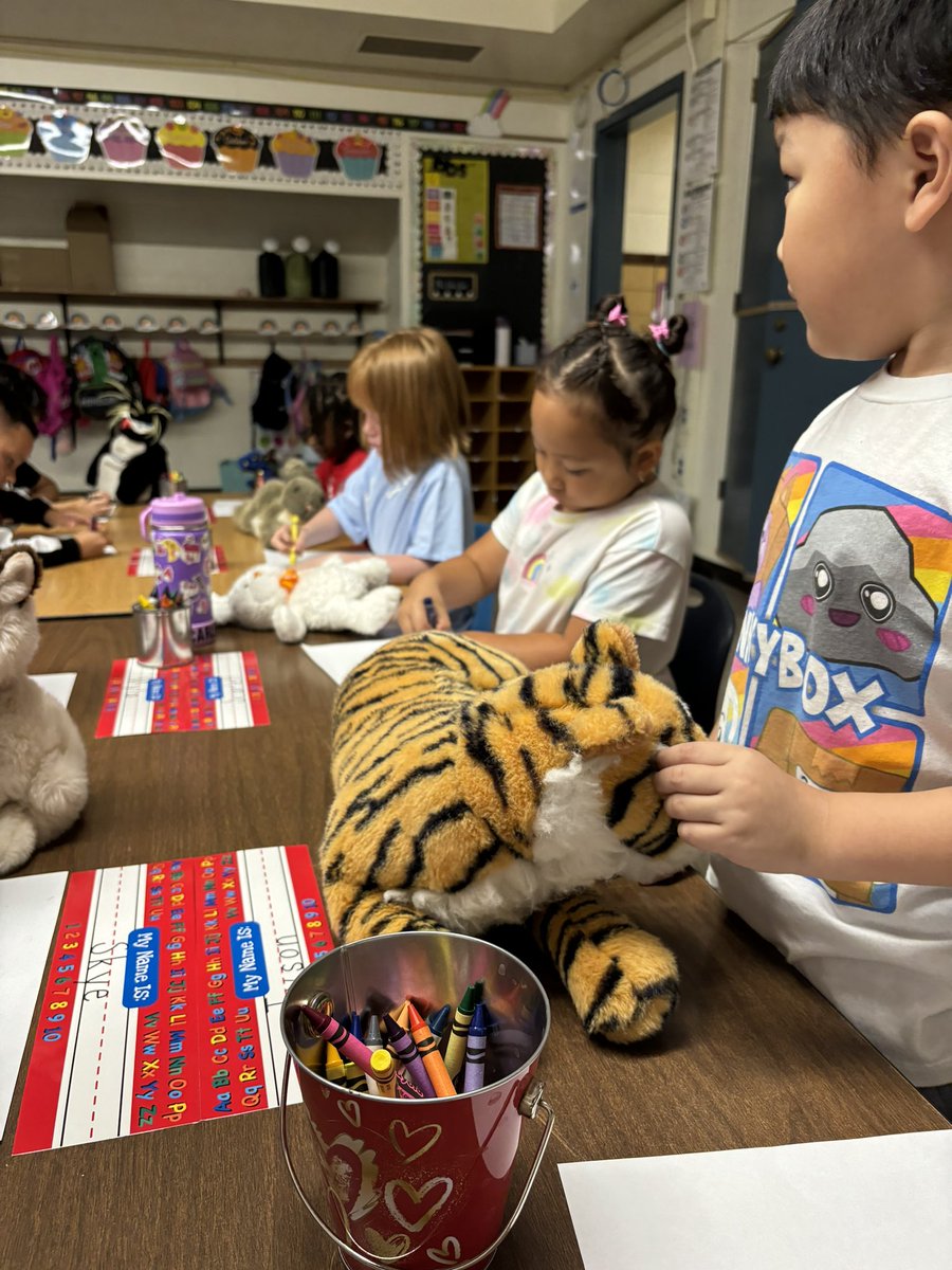 InspireKCKPS's tweet photo. Omg,  the students @EWareKckps are so adorable!! They are smart, kind and full of excitement and joy! I cannot wait to see their progress! You are a 10! #BetterEveryDayInEveryWay @kckschools https://t.co/14t92yyggE