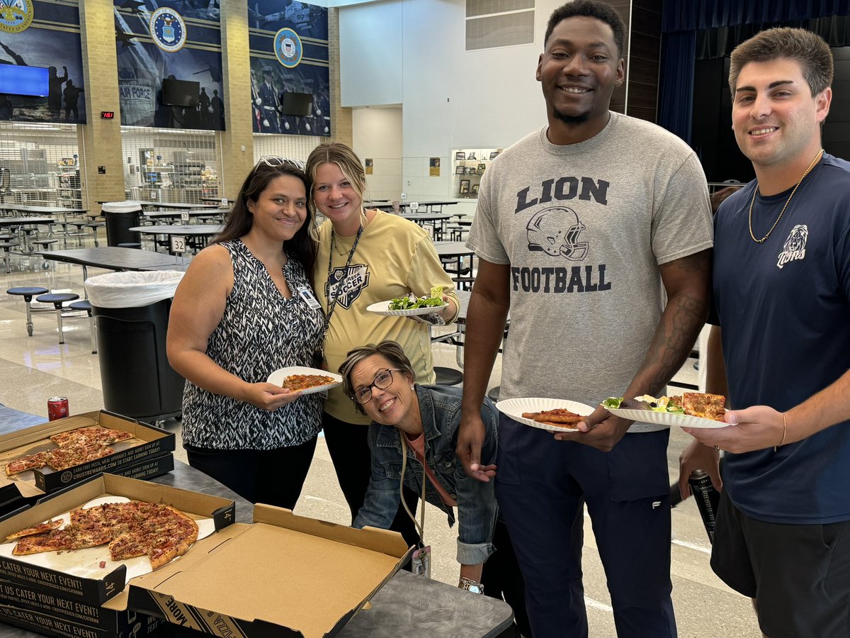 The Lions Den tweet media