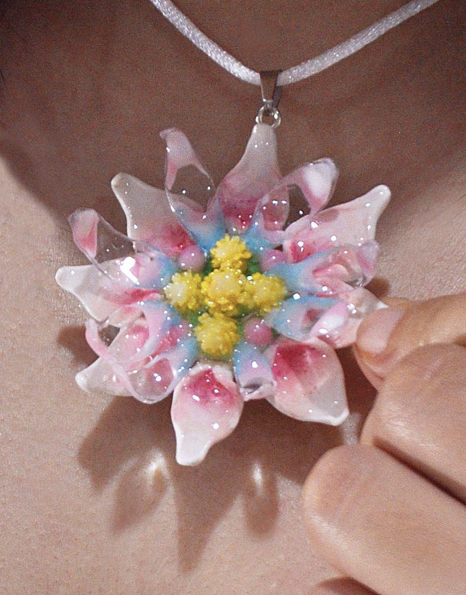 CrazyNetizenzMY's tweet photo. 莲花开花了 Lotus in Spring 🪷
**Sustainable - Recycled Plastic Petals
— 𝐄𝐱𝐭𝐫𝐚𝐭𝐞𝐫𝐫𝐞𝐬𝐭𝐫𝐢𝐚𝐥 𝐆𝐚𝐫𝐝𝐞𝐧 𝐂𝐨𝐥𝐥𝐞𝐜𝐭𝐢𝐨𝐧
✩₊˚.⋆𓆝 𓆟 𓆞⋆.˚₊✩ https://t.co/aS5G3dimSV