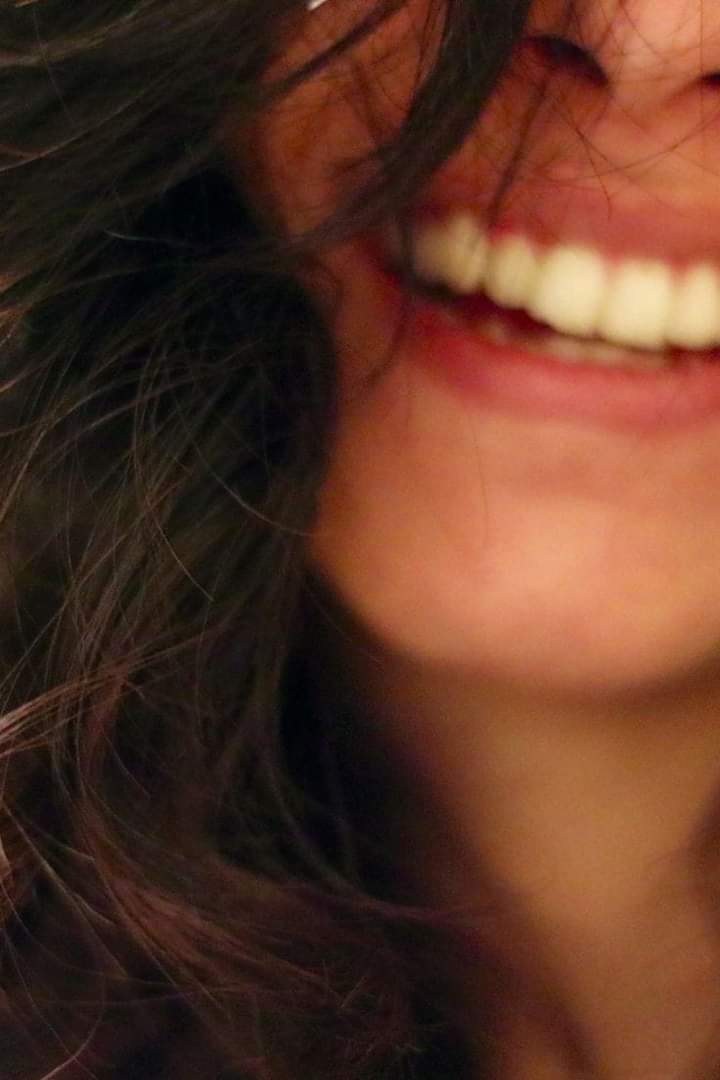 مرڪ جيڏي مختصر ٿي ھڪ ڇوڪري،
منھنجي چپن ۾ وڃائجي ٿي وڃي!♥️
