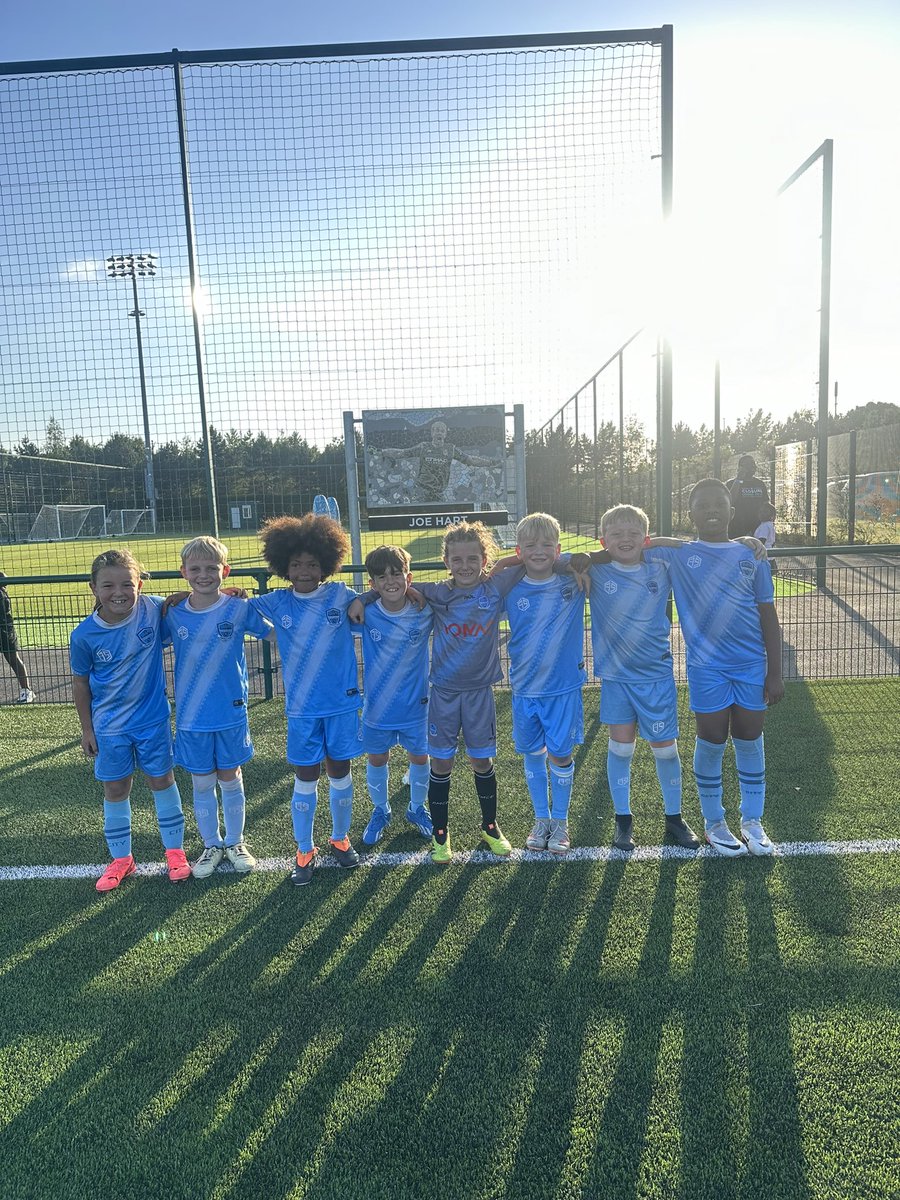 Academy Experience-Manchester City FC🤩

This evening our U9’s had the pleasure of attending the home of the Champions of England… Manchester City🤩

Huge thanks to all the academy staff for the invite/experience which we thoroughly enjoyed! 

#ONETEAM🩵 #ONEFAMILY🤍 #TEAMBCFC🩵