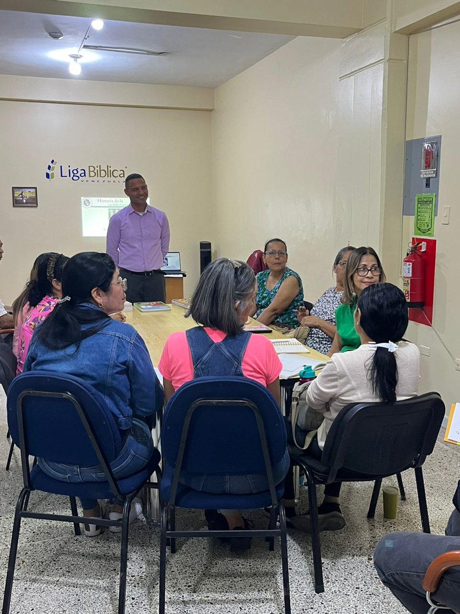 zmllosrastrojos's tweet photo. #miercoles 10am a 12pm Taller Felipe. Entrenamiento de Evangelismo y Discipulado. Lugar: Oficinas de la Liga Biblica Venezuela en #barquisimeto 
@ligabiblicavzla
#TodoelmundoNecesitalaPalabradeDios https://t.co/LCRQtMiLVi
