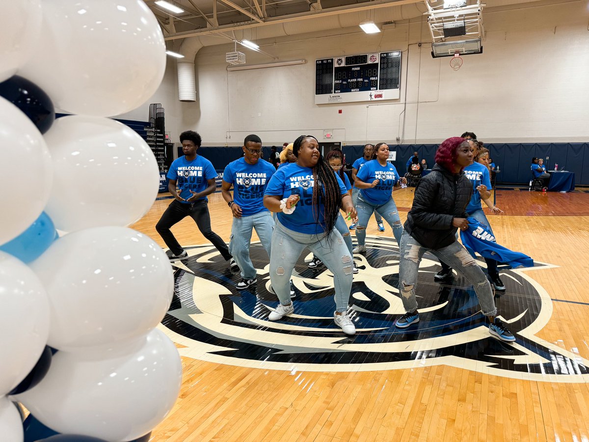LUBlueTigers's tweet photo. It's ROAR Week! ๐พ Jason Gymnasium is buzzing with excitement as we welcome new and returning students for the Fall 2024 semester! Students are checking in and meeting with their advisors to set themselves up for success. Welcome to the ambush, Blue Tigers!๐ฏ๐ #ROARWeek #LUMO https://t.co/3vgFKo0xXb