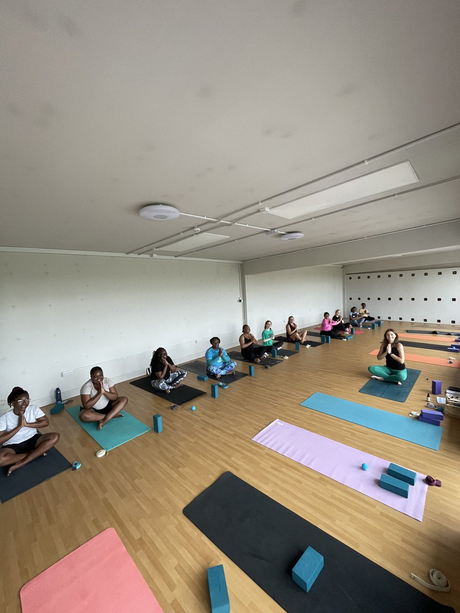 A huge thank you to the wonderful Eimear from The Ripple Effect Yoga for facilitating a peaceful and relaxing yoga session for the ladies of Sanctuary Runners in the peaceful Yoga Darsana studio to celebrate #HEROutdoorsWeek🧘🏻‍♀️🧘🏿‍♀️🧘🏽‍♀️