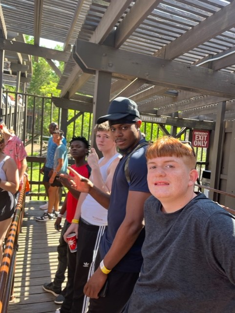 JusticeWorksFOS's tweet image. A big shout out to #inspiregrants for providing the opportunity for our ART youth to experience their first Cincinnati baseball game and first trip to Kings Island.  Doing #Whateverittakes with your assistance! Thank you &amp;amp; thank you @hamiltoncntyoh!