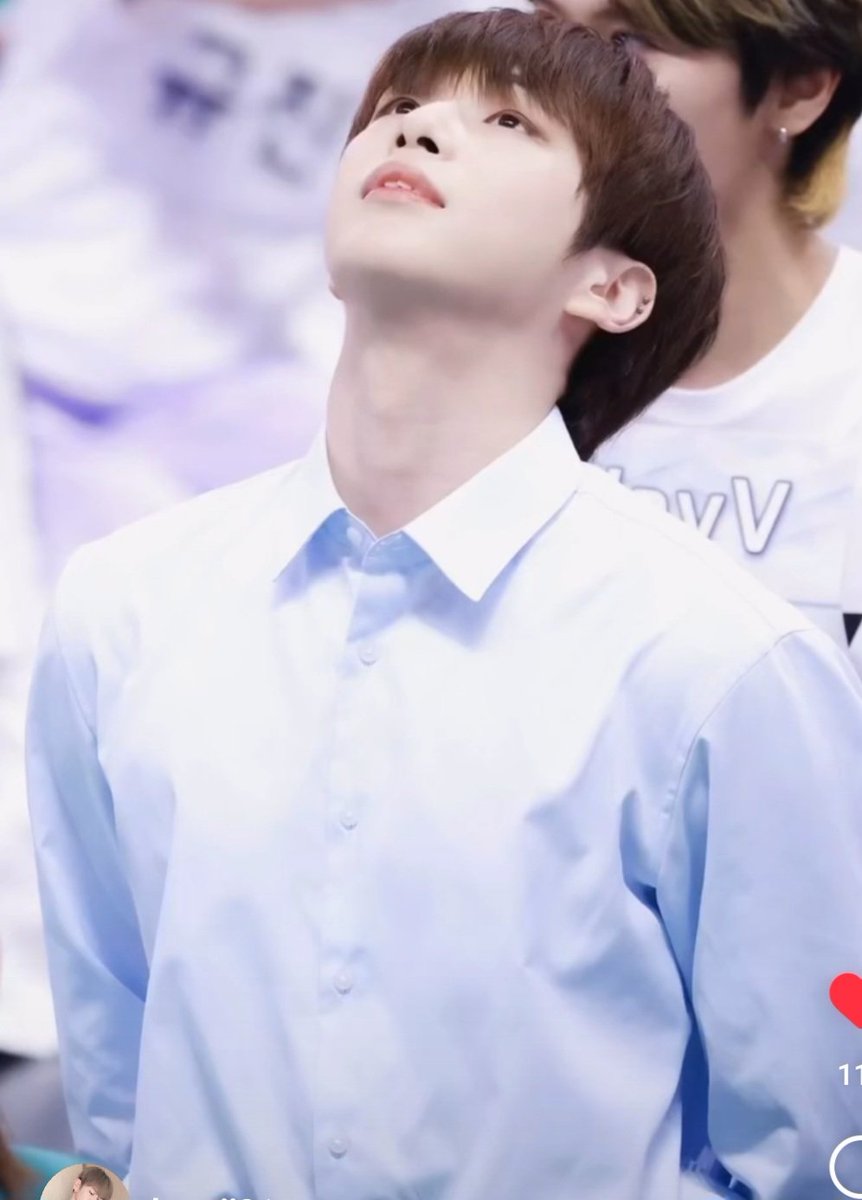 cookie13877351's tweet photo. Eyes looking at the sky are so pretty, Suit fit with a lovely beautiful smiling in your face π π π π β€οΈ
@kd_officialx
@konnect_danielk
#kangdaniel
#danityfam
#Danities https://t.co/oo8FOu8Llx