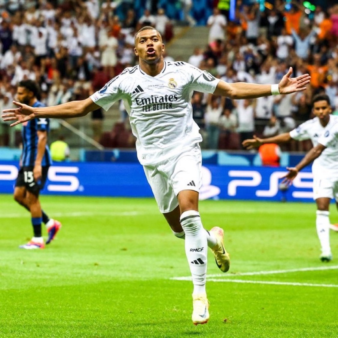 theMadridZone's tweet image. 🚨 THIS IS NOT PHOTOSHOP.