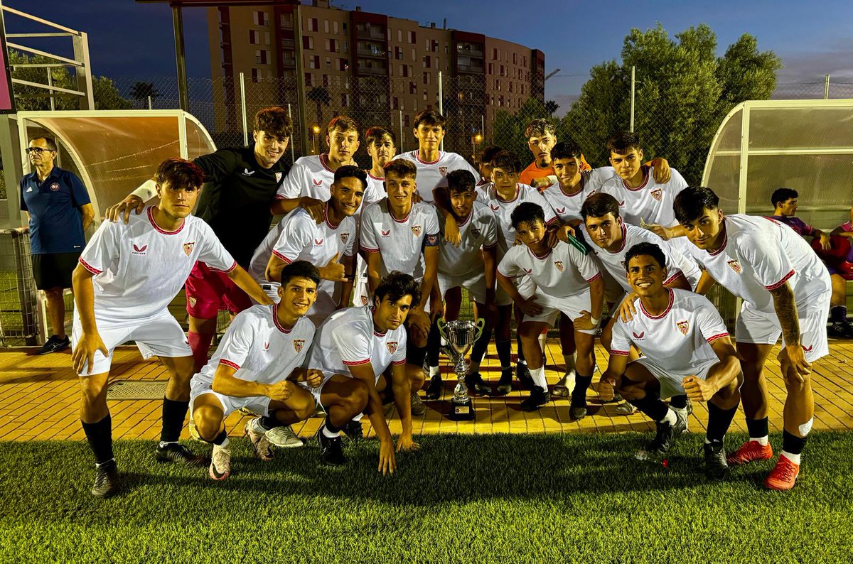Sevilla Atlético y Cantera Sevilla FC tweet media