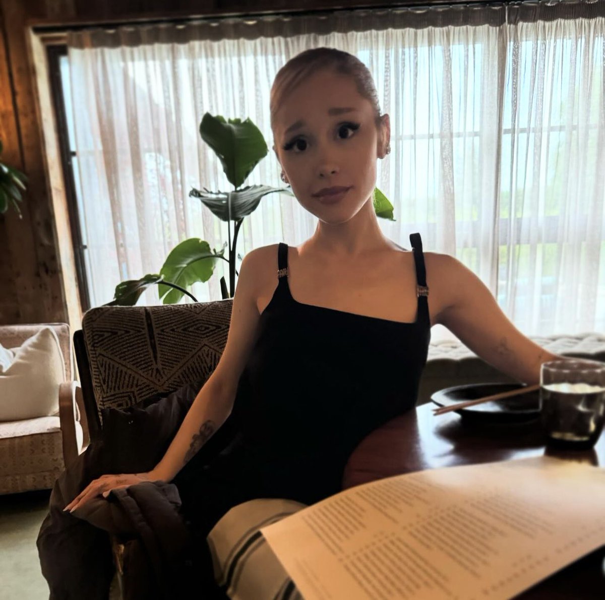 skhorsandi's tweet photo. can i come over and stare at you like this https://t.co/3YJa0s7Kvr