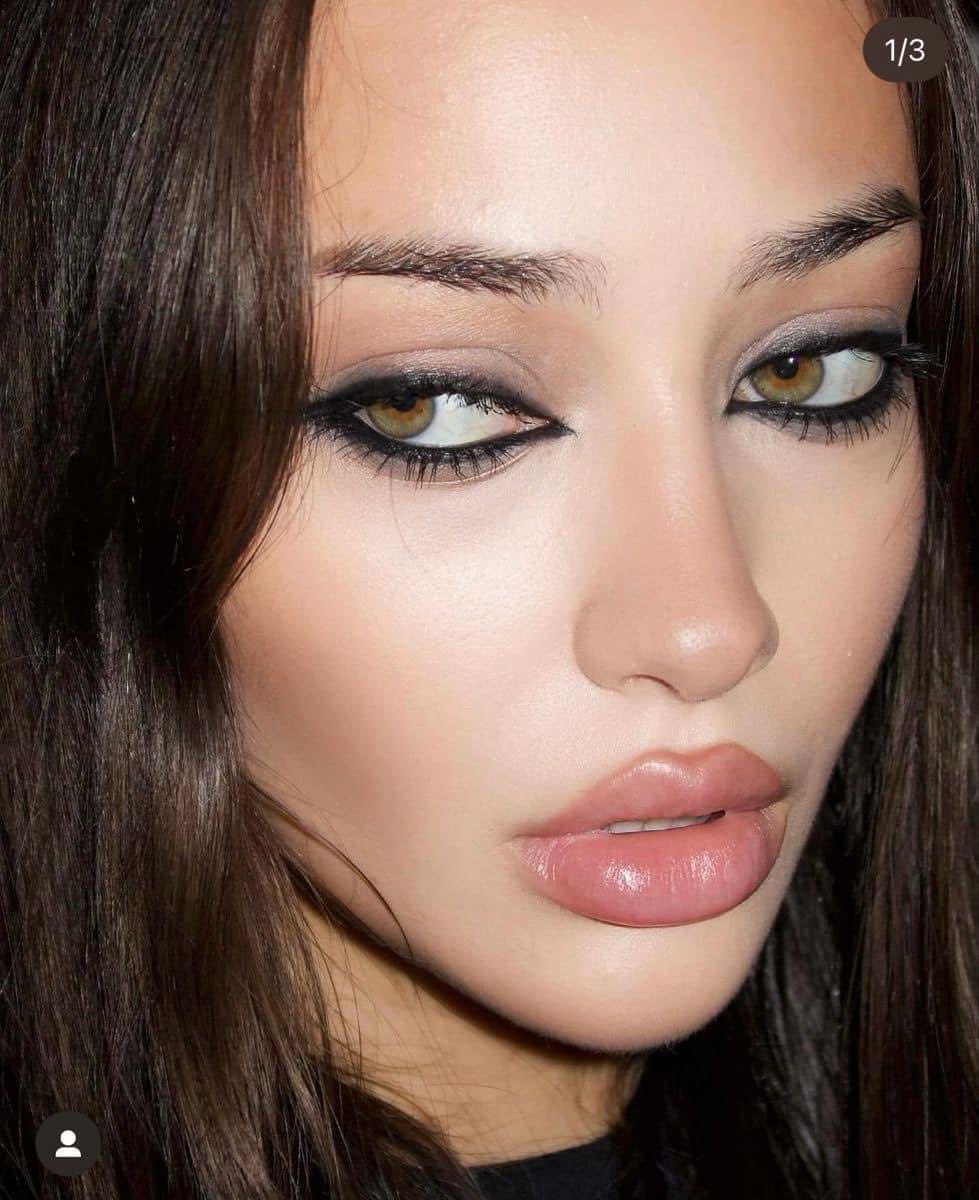 fairymenna's tweet photo. not me so obsessed with كحل https://t.co/oYQUwFQbTw
