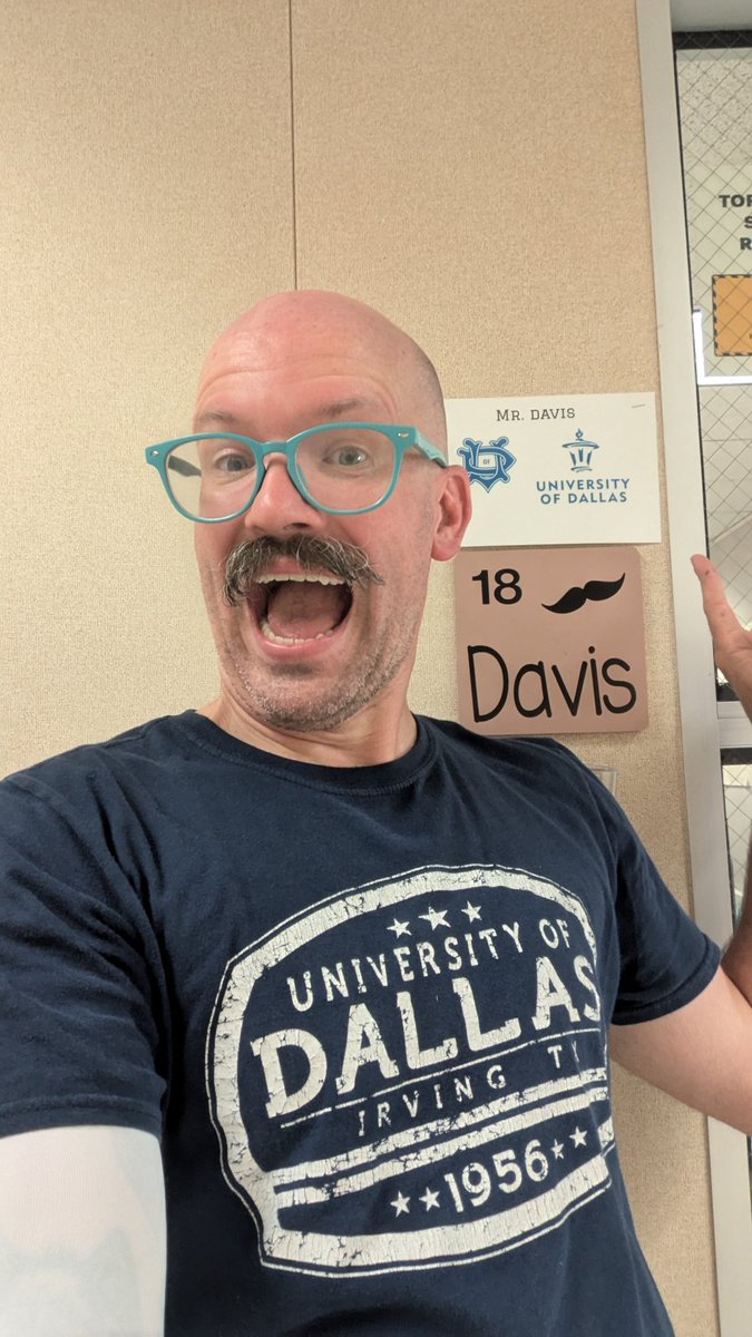 ClassroomDavis's tweet photo. College Shirt Day!!! @APE_Sailors
@UDallasAlumni @UofDallas https://t.co/gNnccFpwVw