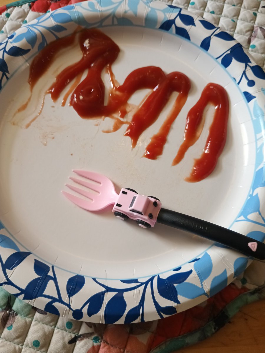 gina_Sarah_Moon's tweet photo. How I got our little man to eat hotdogs tonight Instead of just a cheese sandwich π€¦πΌββοΈ
BTW he likes Hotdogs he is just the most stubborn eater EVERπ³
He is on his second plate so I call that a #Momwin π€
#momlife #DinnerTimeProblems https://t.co/BTlUxZg5IR