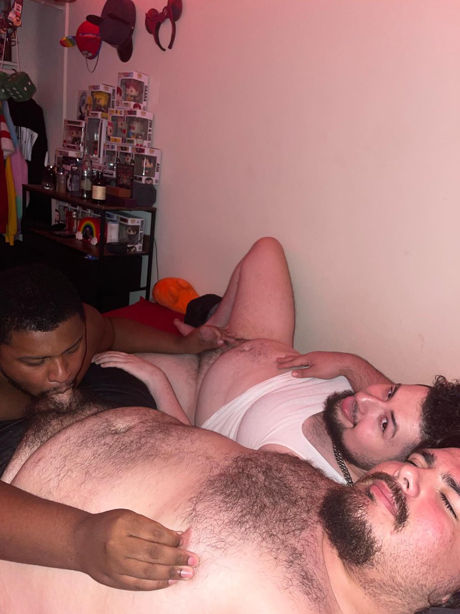 SolelySurreal's tweet photo. Good memories, vibes, and fun times 😉 

@pupsketchxxx @BigBearAndy https://t.co/rnHqSAd7cS