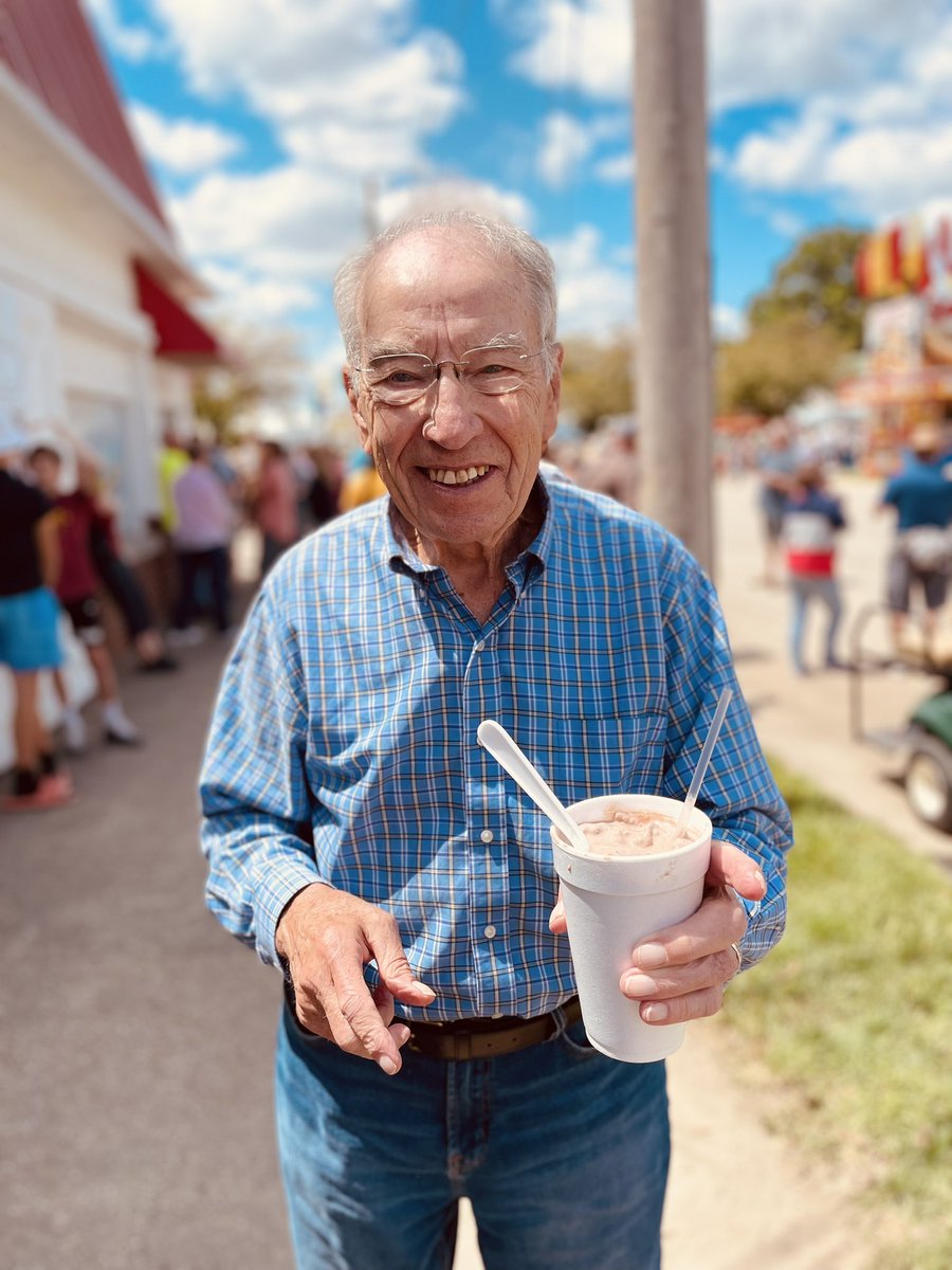 Chuck Grassley tweet media
