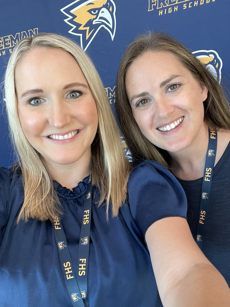 CaitlinPeters07's tweet photo. Didn’t get many pics, but what an amazing first day ever at @GoldenFHSEagles !!!!! #KatyISDFirstDay https://t.co/t7obz7Ze7n