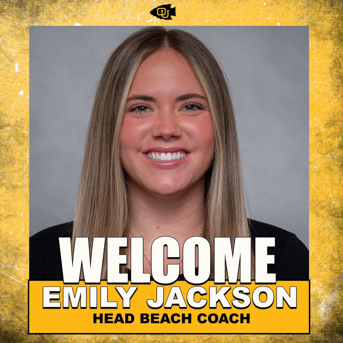 Our former libero from two years ago Emily Jackson is back to coach our beach team !