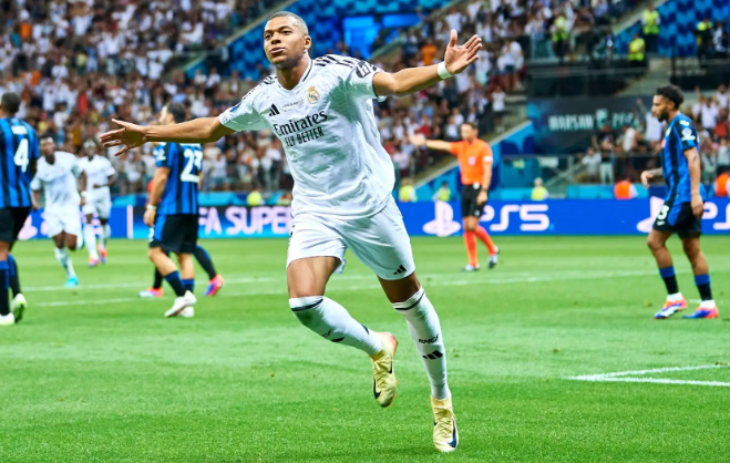2010MisterChip's tweet photo. El 14 de agosto de 2024 según @KMbappe...

debuta con el Real Madrid a las 21 horas, 0 minutos y 29 segundos.

marca su primer gol con el Real Madrid a las 22 horas, 25 minutos y 29 segundos.

gana su primer título con el Real Madrid a las 22 horas, 49 minutos y 53 segundos.

En breve, análisis en el canal.