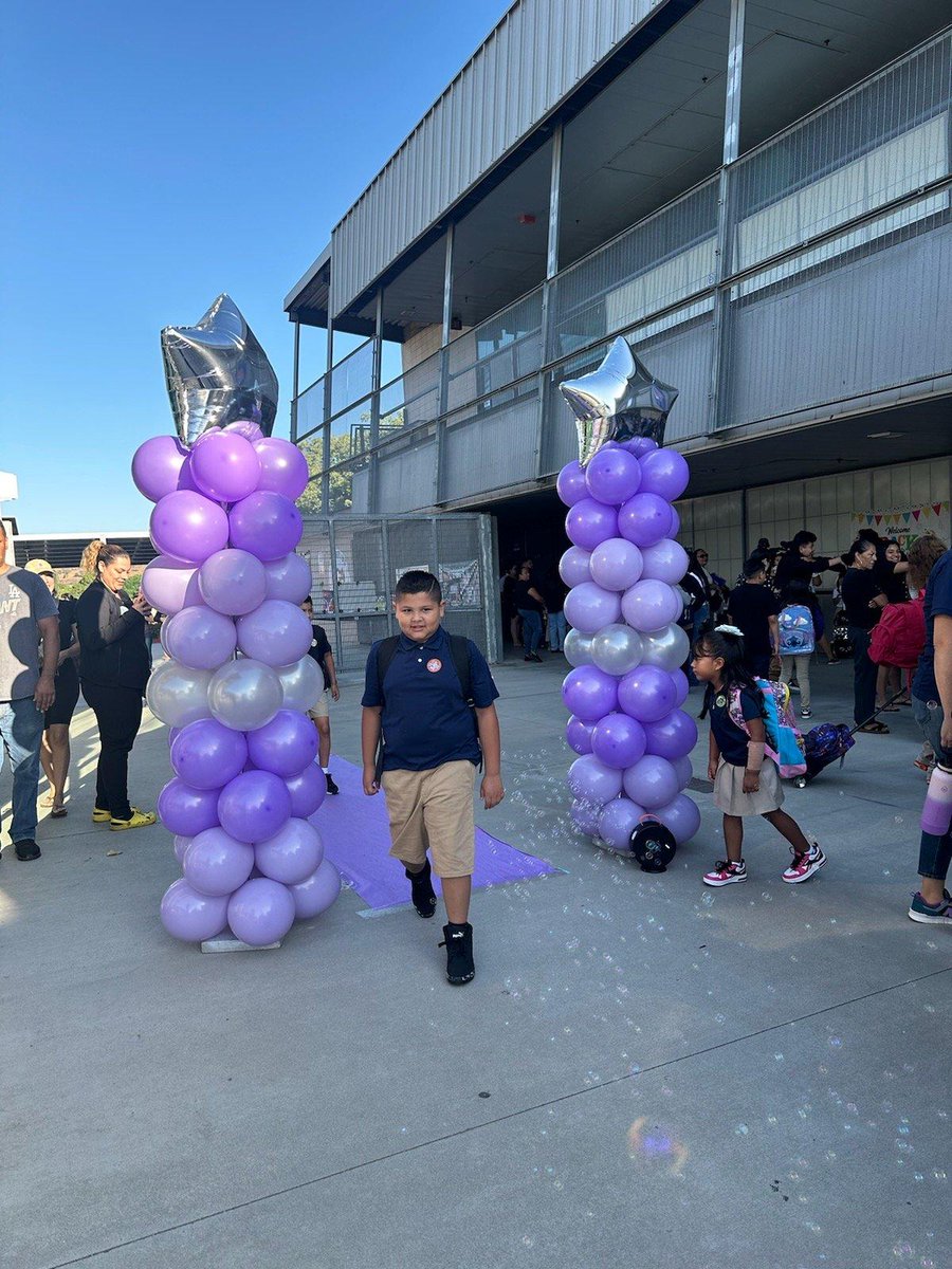 PomonaUnified's tweet photo. A Jubilant Atmosphere at Cortez! Welcome back Wizards. We are excited to have everyone back and ready to have a Magical year! #StudentSuccessIsOurSuccess #CortezPUSD https://t.co/sSVvjXFiOL https://t.co/dZqPCqGURs