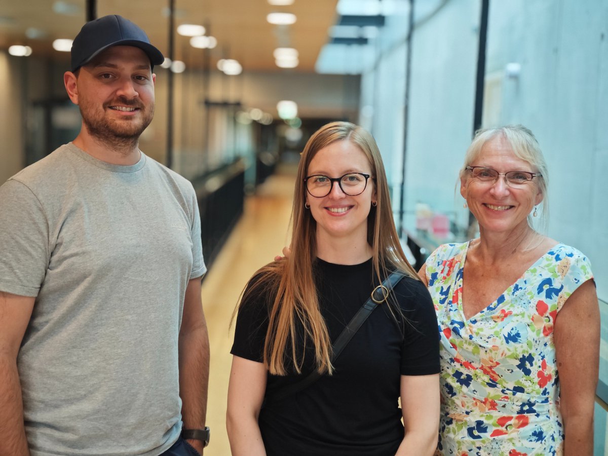 Susanne Mandrup (@susmandrup) on Twitter photo Congratulations <a href="/IsabellVSE/">Isabell Victoria</a> on your PhD work on plasticity of pancreatic islets and the excellent PhD defense today. 🙌🇩🇰🧬Thanks to Pierre Maechler, <a href="/tunepers/">Tune H. Pers</a> and <a href="/ravnskjaer_lab/">Kim Ravnskjaer</a> for the great discussions!!! <a href="/jespergrud/">Jesper Madsen</a> and I are proud supervisors. 😊
<a href="/GenomicsUnit/">Functional Genomics & Metabolism Research Unit</a> <a href="/NATsdu/">SDU Science</a> Congratulations <a href="/IsabellVSE/">Isabell Victoria</a> on your PhD work on plasticity of pancreatic islets and the excellent PhD defense today. 🙌🇩🇰🧬Thanks to Pierre Maechler, <a href="/tunepers/">Tune H. Pers</a> and <a href="/ravnskjaer_lab/">Kim Ravnskjaer</a> for the great discussions!!! <a href="/jespergrud/">Jesper Madsen</a> and I are proud supervisors. 😊
<a href="/GenomicsUnit/">Functional Genomics & Metabolism Research Unit</a> <a href="/NATsdu/">SDU Science</a>