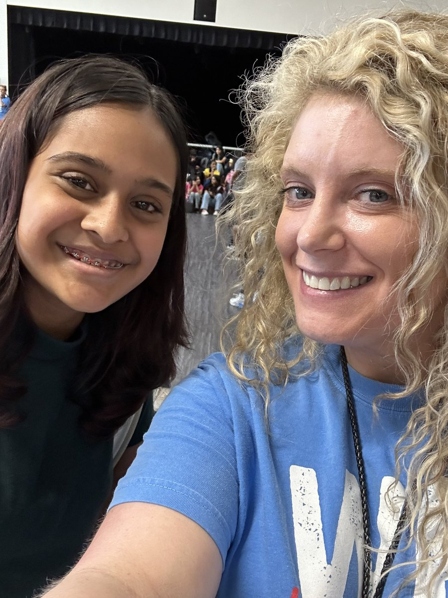 MsLShepherd's tweet photo. Ran into another one of my former #DentonCreekElementary 2nd graders today at dismissal! I loved catching up! #CMSW #WestFam #CISD #FirstDay2024 #CISDESLBIL https://t.co/IIn12rp0in