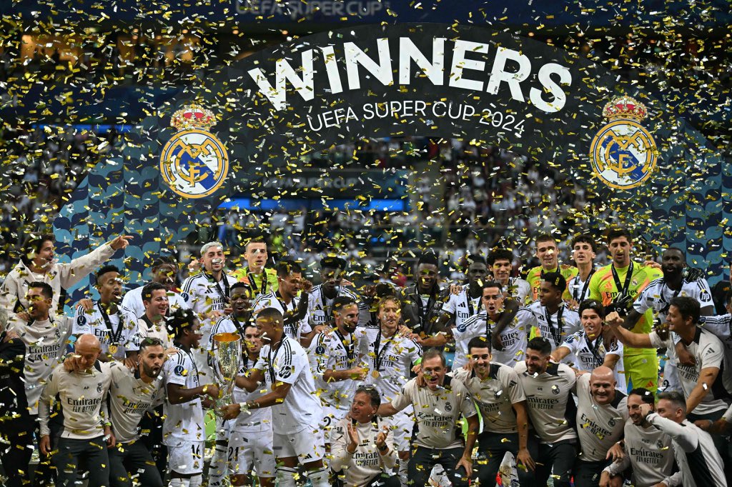 MnbrRMA's tweet photo. صور من تتويج #ريال_مدريد بلقب السوبر الأوروبي 🏆 https://t.co/L45rXnYv8s