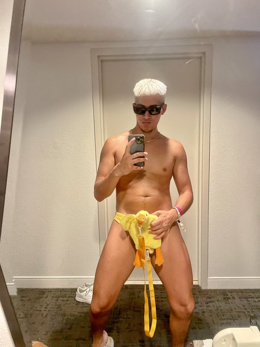 lospopperz's tweet photo. •Play with my D🦆ck.• https://t.co/9a4gAi3h7G